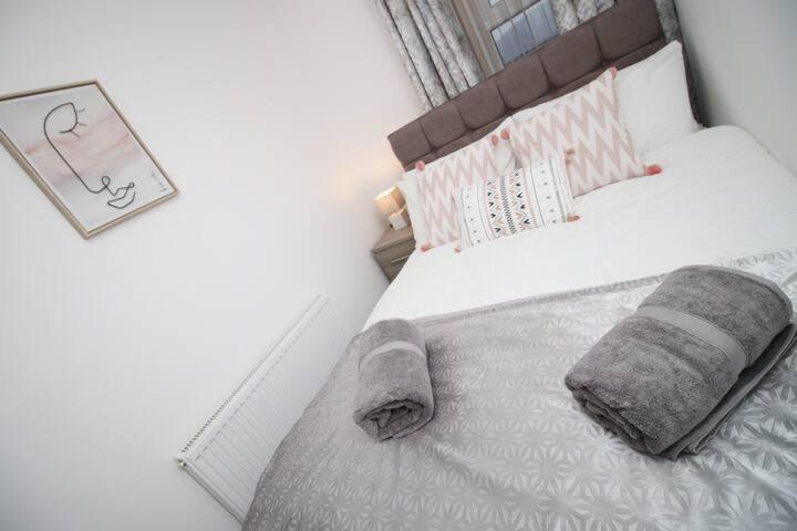 City Centre, Parking, Smart Tv'S In All Rooms Swansea Exterior foto