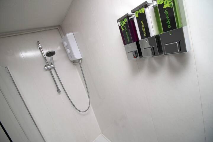 City Centre, Parking, Smart Tv'S In All Rooms Swansea Exterior foto