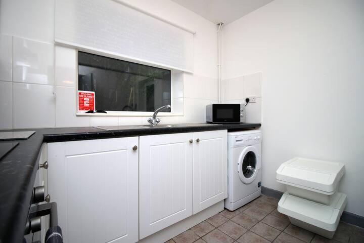 City Centre, Parking, Smart Tv'S In All Rooms Swansea Exterior foto